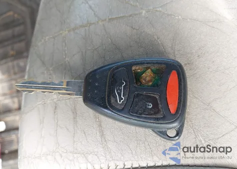 2005 Chrysler 300C z USA, uszkodzony, nr VIN 2C3JA63H65H577256